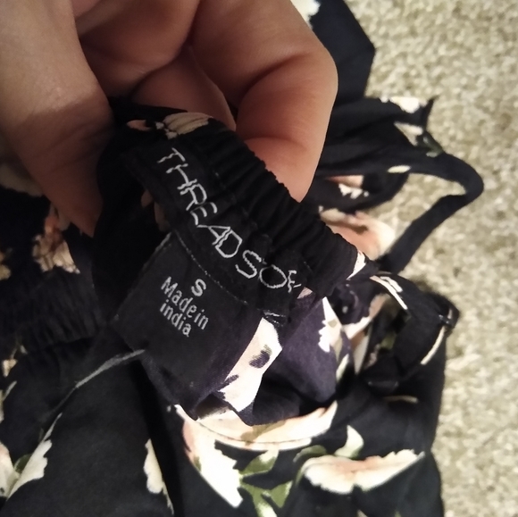 Romper in size small - Picture 3 of 3